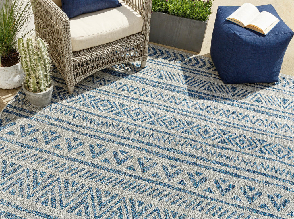 Dark Blue Oval Outdoor Area Rug I537