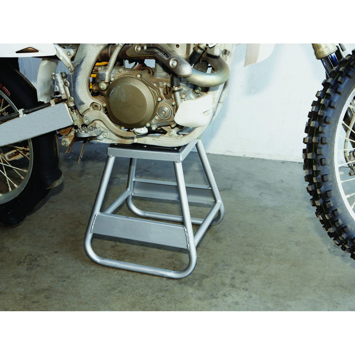 1000 lb. Capacity Dirt Bike Stand L98746