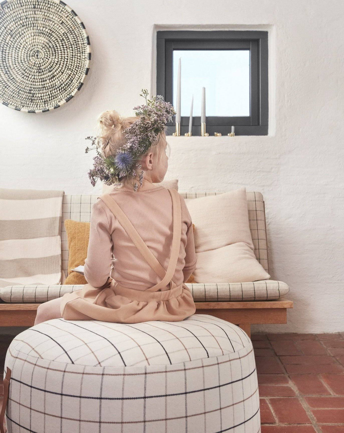 White Round Pouf B584