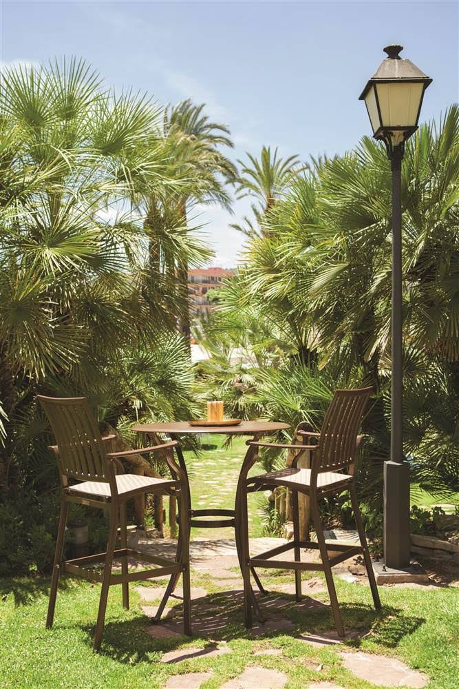 3-Piece Slatted Pub Table Set R7773
