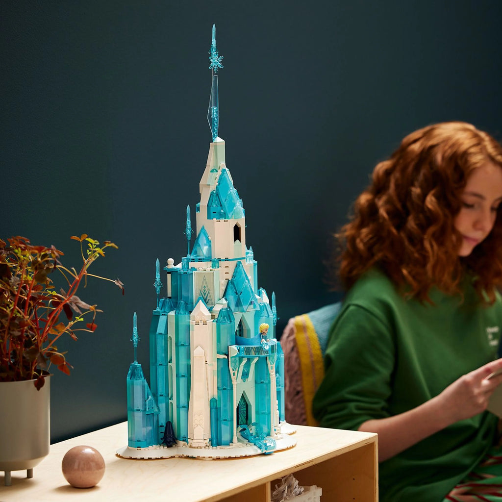 Disney Princess Ice Castle Building Toy with Anna and Elsa Mini Doll Figures L647787