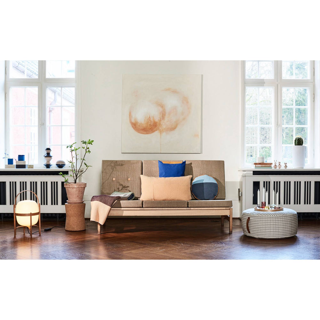 White Round Pouf B584