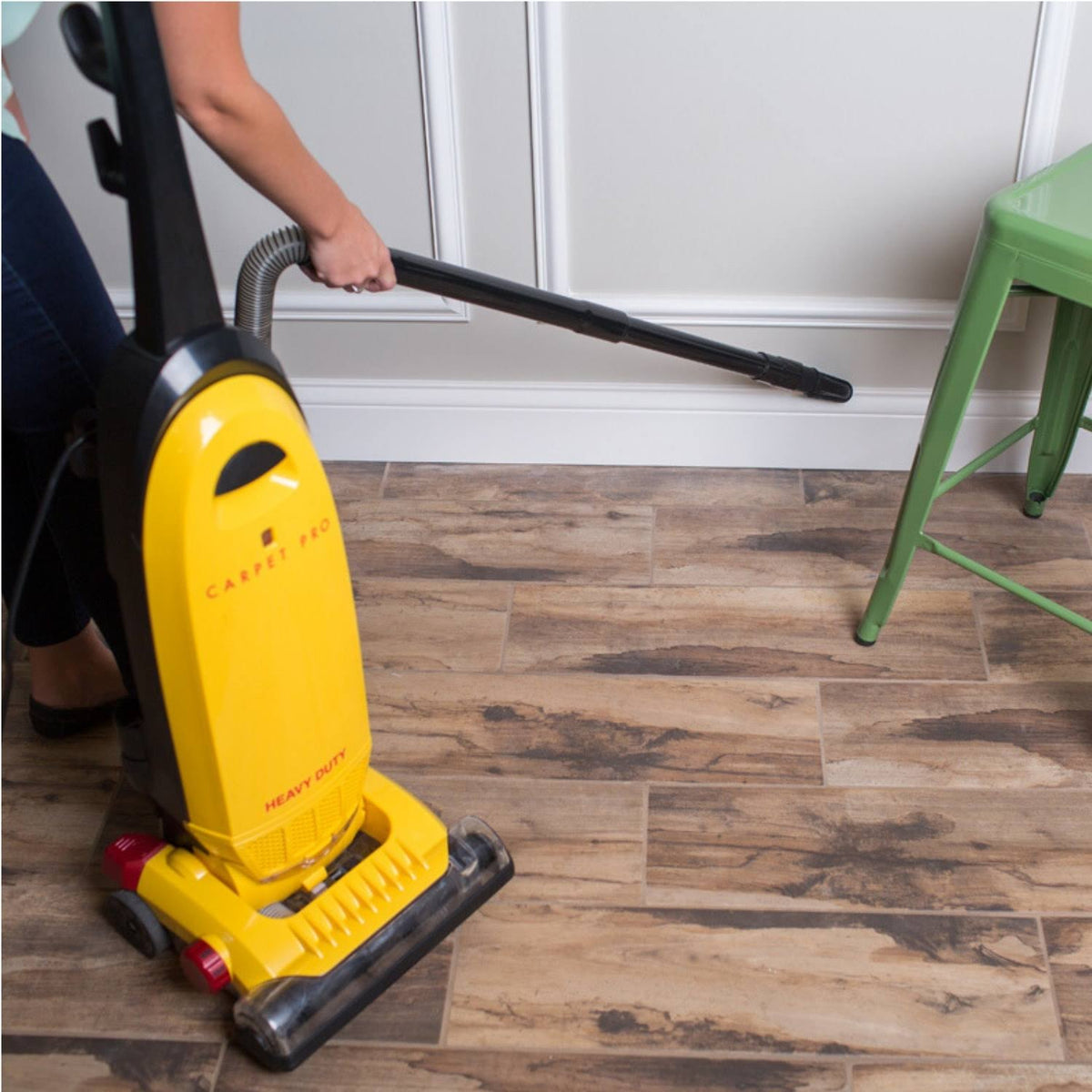 Upright Vacuum with Tools R53193