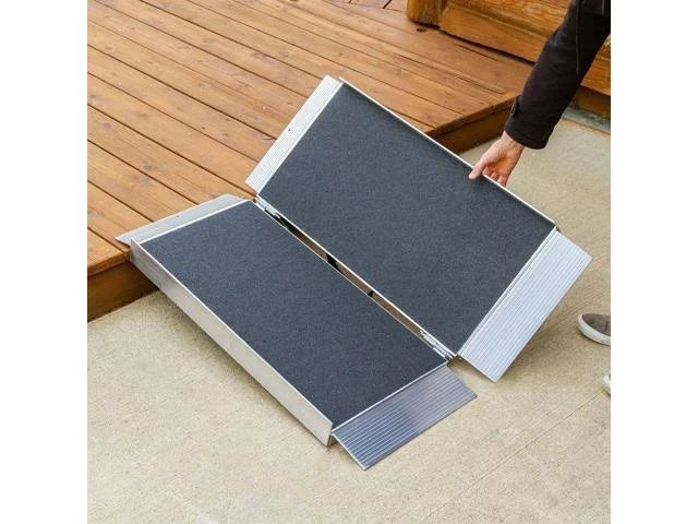 5' Portable Single-Fold Aluminum Wheelchair and Scooter Ramp X713850