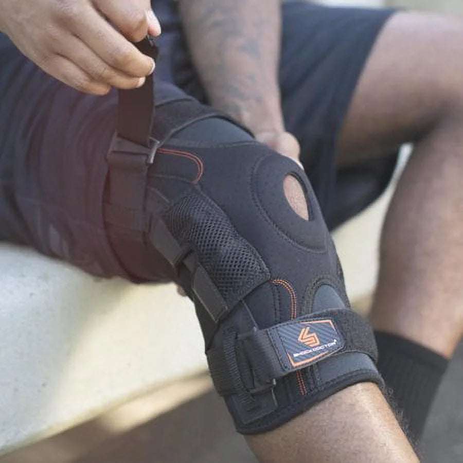 Black Knee Support with Bilateral Hinges H226786