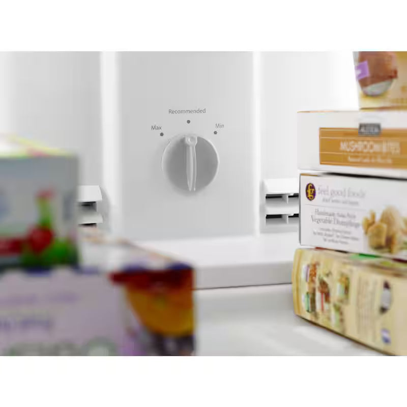 Top Freezer Refrigerator in Black X486080