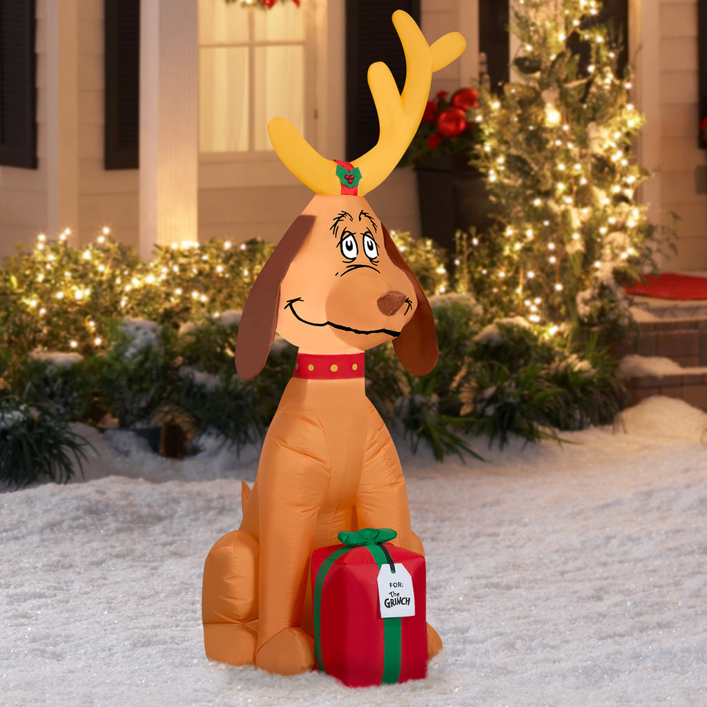 Christmas Max Inflatables with Present E865415